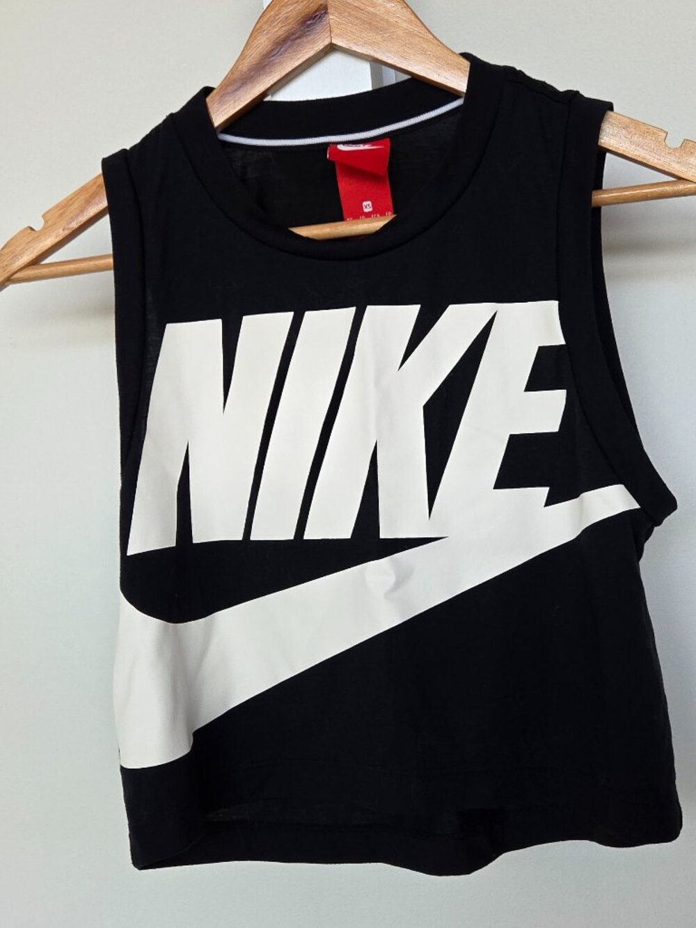 nike crop gym tank black/white logo size xs